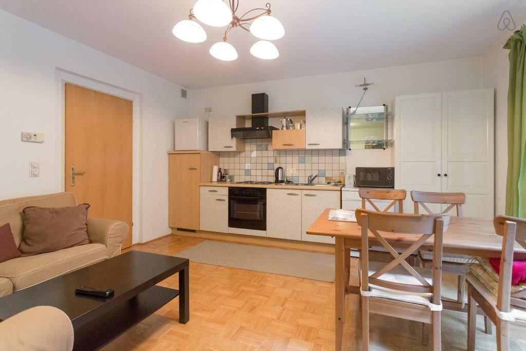 Relaxing Terrace Apartment In Lively Area فيينا المظهر الخارجي الصورة