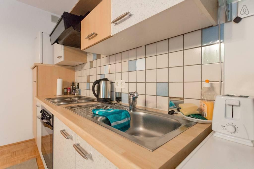 Relaxing Terrace Apartment In Lively Area فيينا المظهر الخارجي الصورة